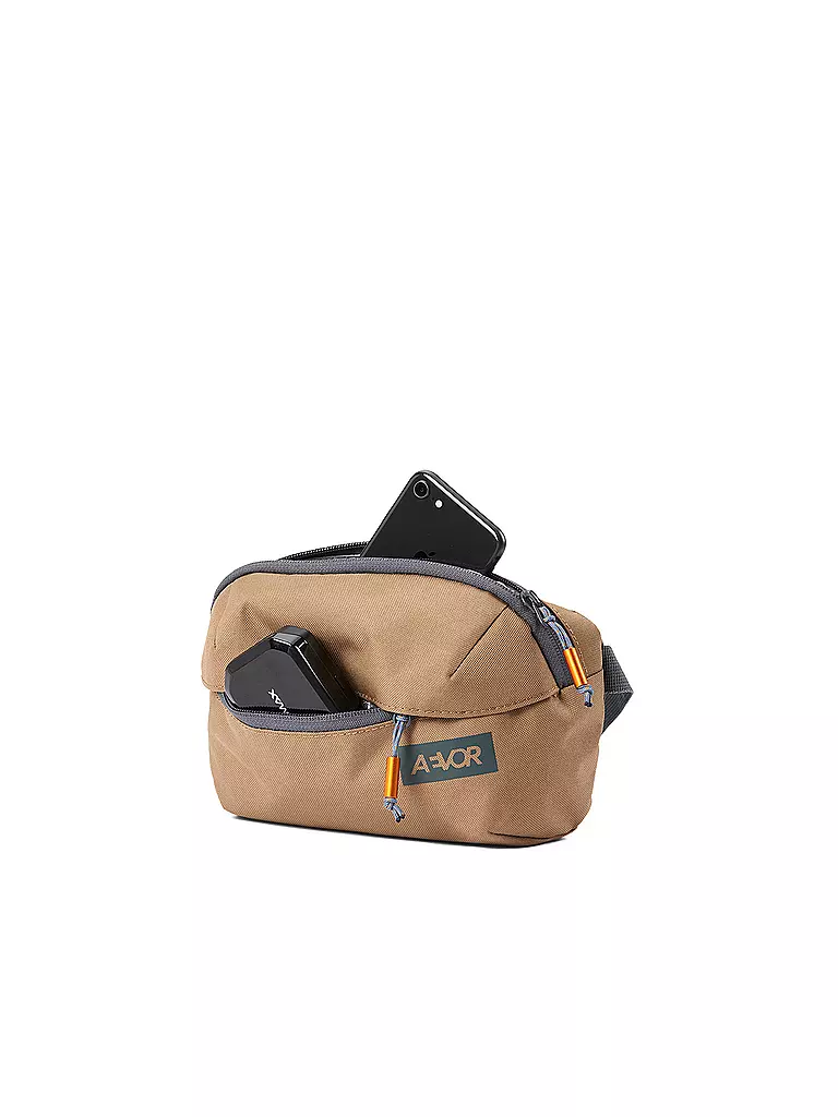 AEVOR | Umhängetasche Hipbag Ease 2L | braun