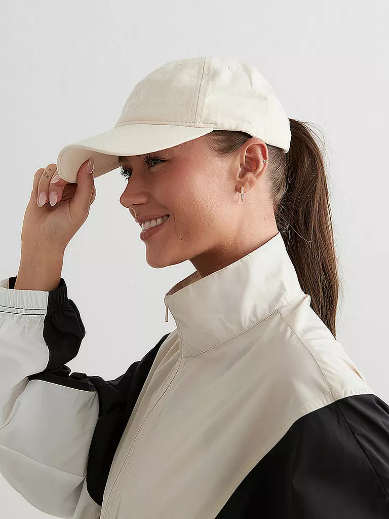 AIM'N | Damen Kappe Logo Small | schwarz
