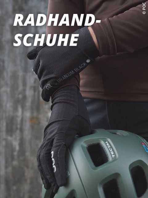 Eine Person mit schwarzen Fahrradhandschuhen stützt ihre Hände auf einen grünen Fahrradhelm mit der Aufschrift „Tectal“. In der oberen linken Ecke ist der Schriftzug „Rad-Handschuhe“ zu sehen. Der Hintergrund ist eine strukturierte graue Wand.