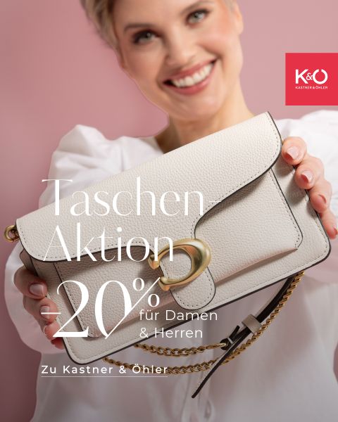 Eine lächelnde Person hält eine hellbeige Handtasche in die Kamera. Der Text auf dem Bild wirbt für eine „Taschen Aktion“ mit 20% Rabatt für Damen und Herren bei Kastner & Öhler.