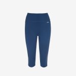 Blaue, hoch taillierte, verkürzte Leggings von Under Armour, präsentiert vor einem weißen Hintergrund. Das Logo befindet sich auf der linken Hüfte.