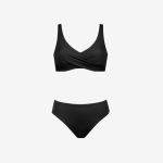 Schwarzer zweiteiliger Bikini mit einem vorne gedrehten Oberteil und einem Höschen mit hoher Taille.