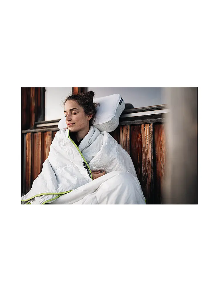 BLACKROLL | Recovery Blanket All Year | Weiss