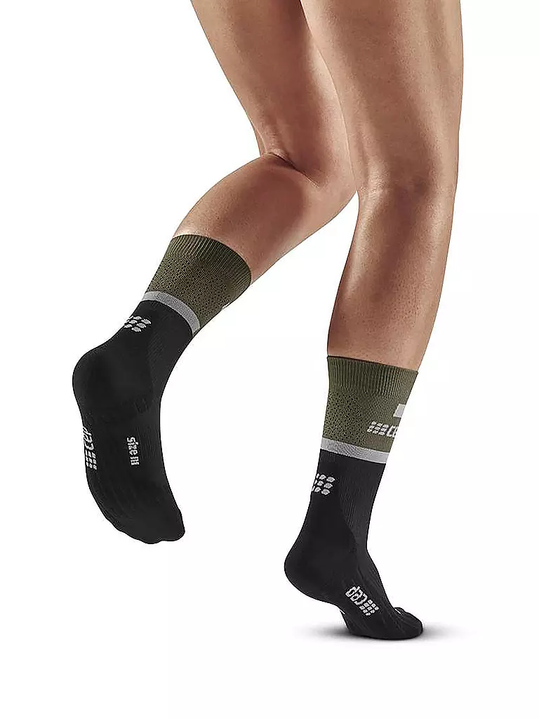 CEP | Damen Kompressionssocken The Run Mid Cut | olive