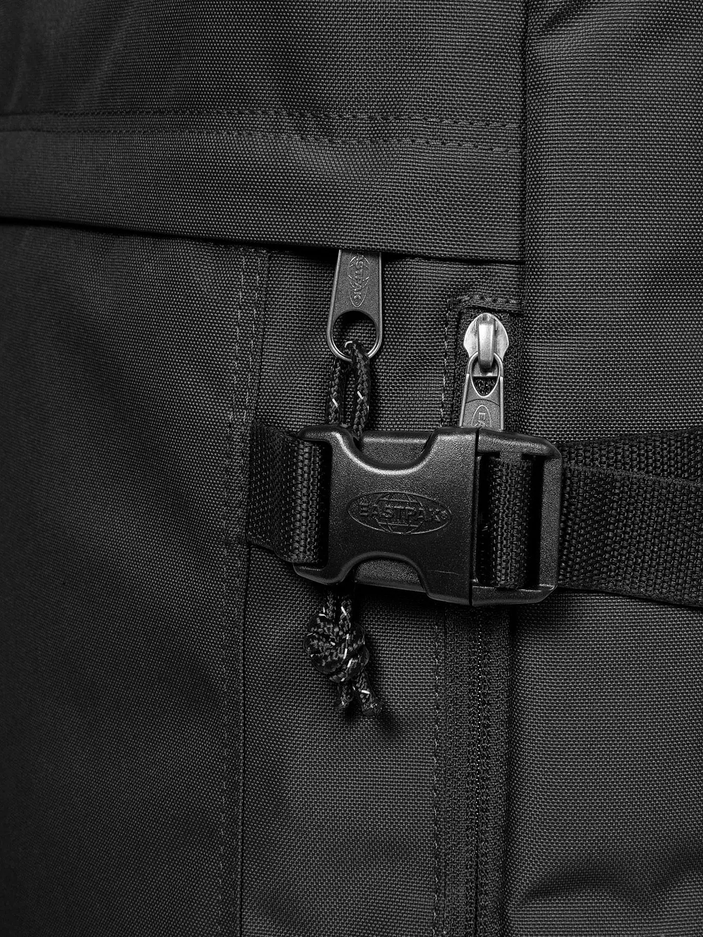 EASTPAK | Rucksack Travelpack 42L | schwarz