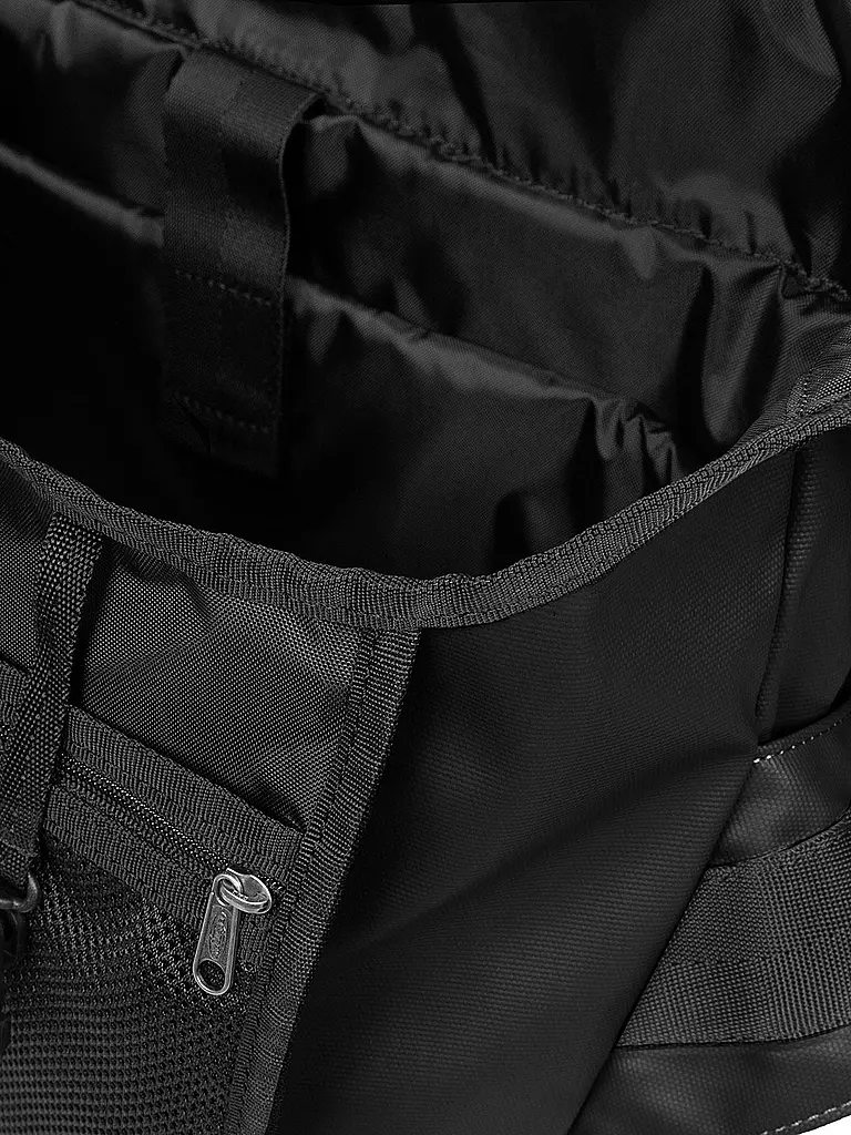 EASTPAK | Umhängetasche Messer Bike 15L | schwarz