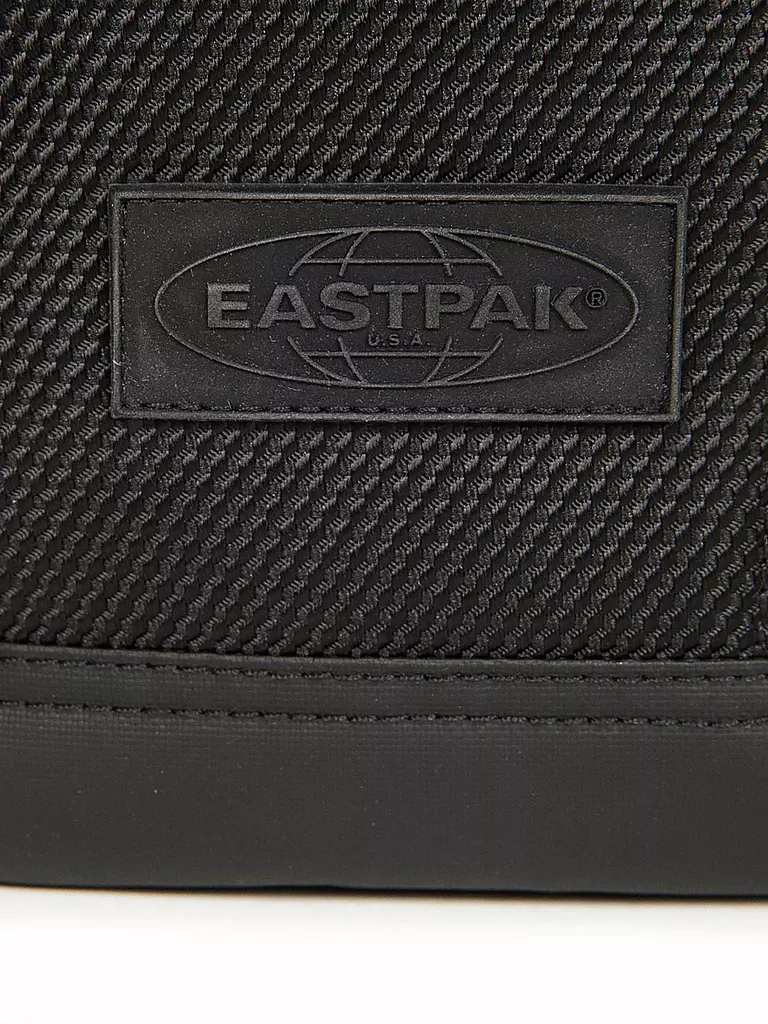 EASTPAK | Umhängetasche The One Cnnct Coat | schwarz