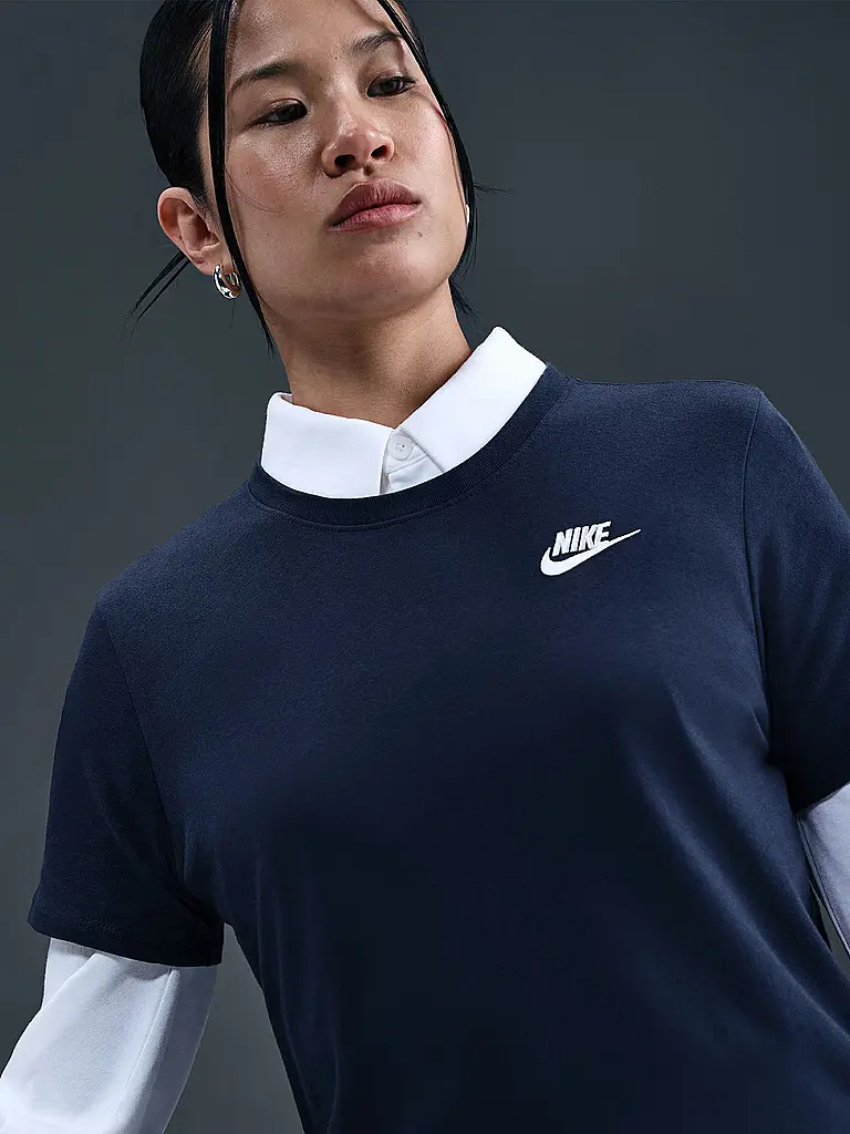 NIKE | Damen T-Shirt Sportswear Club Essentials | 