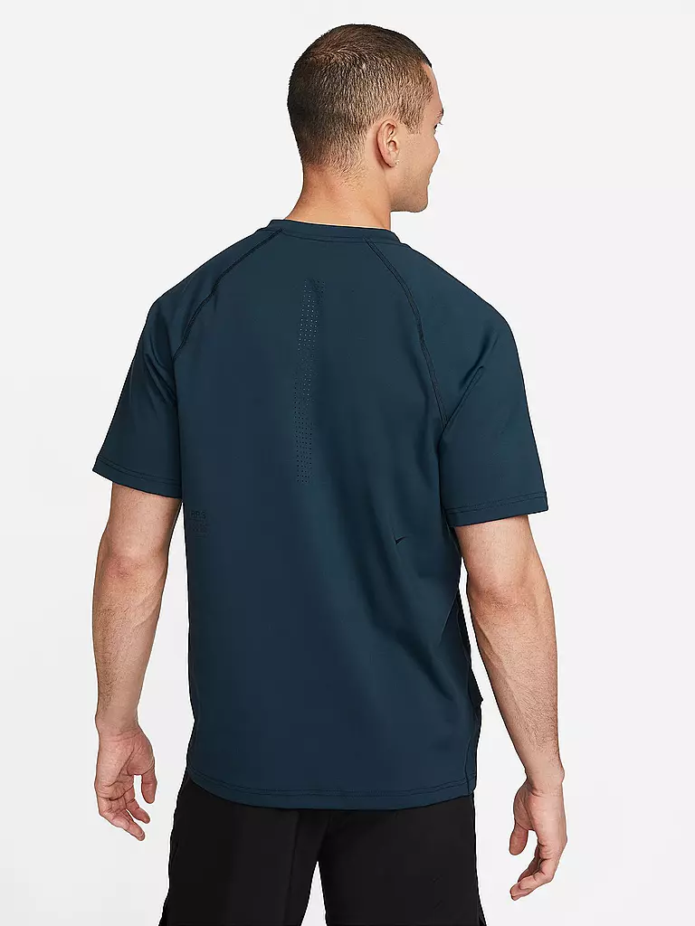 NIKE | Herren Fitnessshirt Dri-FIT ADV A.P.S. | weiss