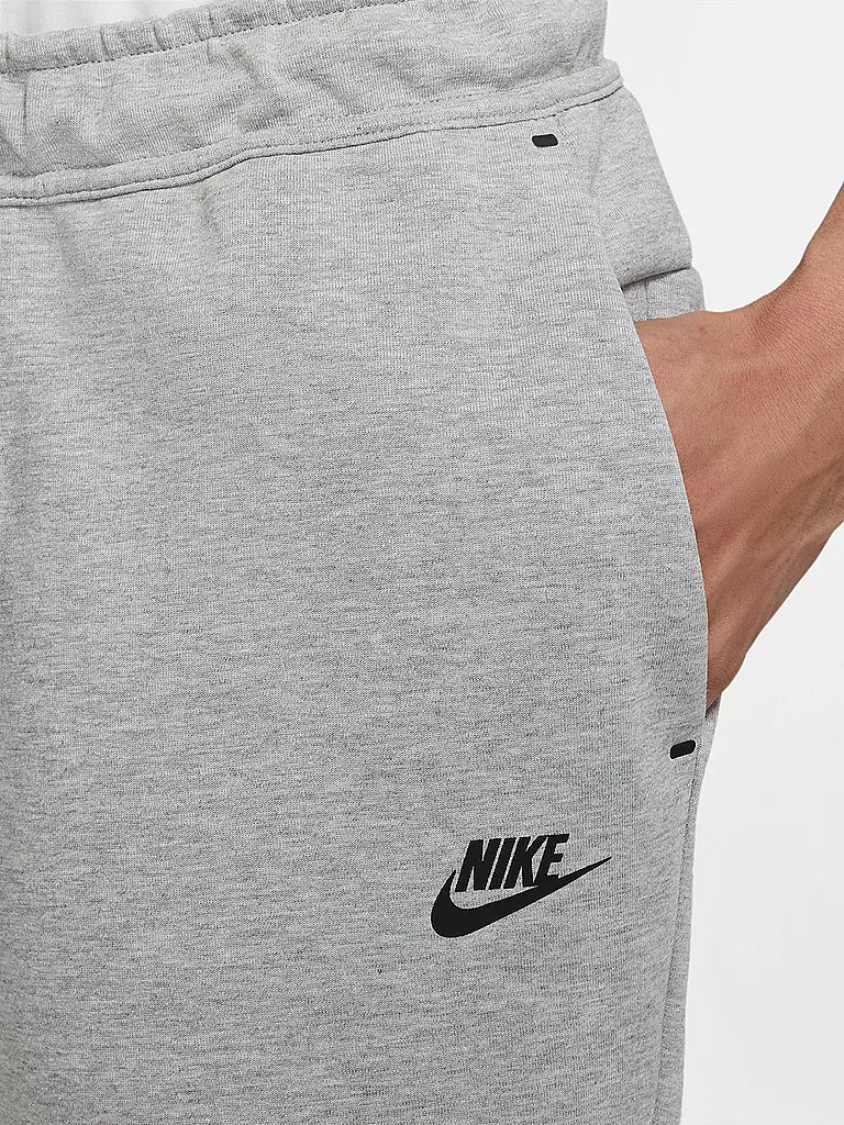 NIKE | Herren Short Sportswear Tech Fleece | grau