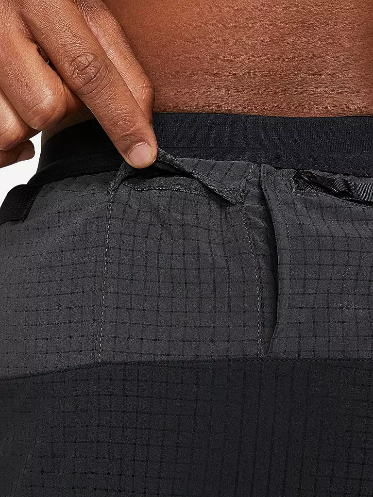NIKE | Herren Trail Laufshort Dri-FIT Flex Stride | schwarz