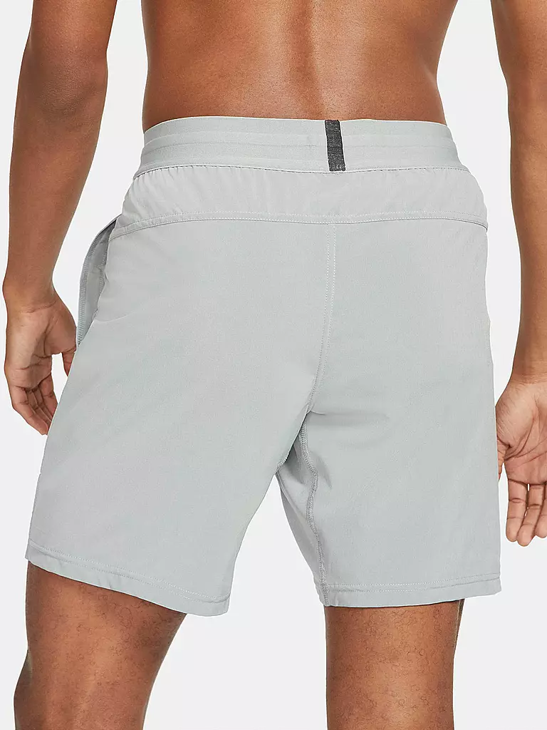 NIKE | Herren Yoga Short Dri-FIT | grau