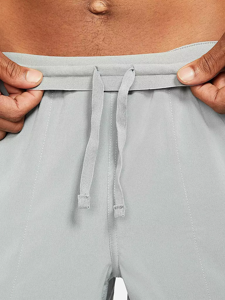 NIKE | Herren Yoga Short Dri-FIT | grau