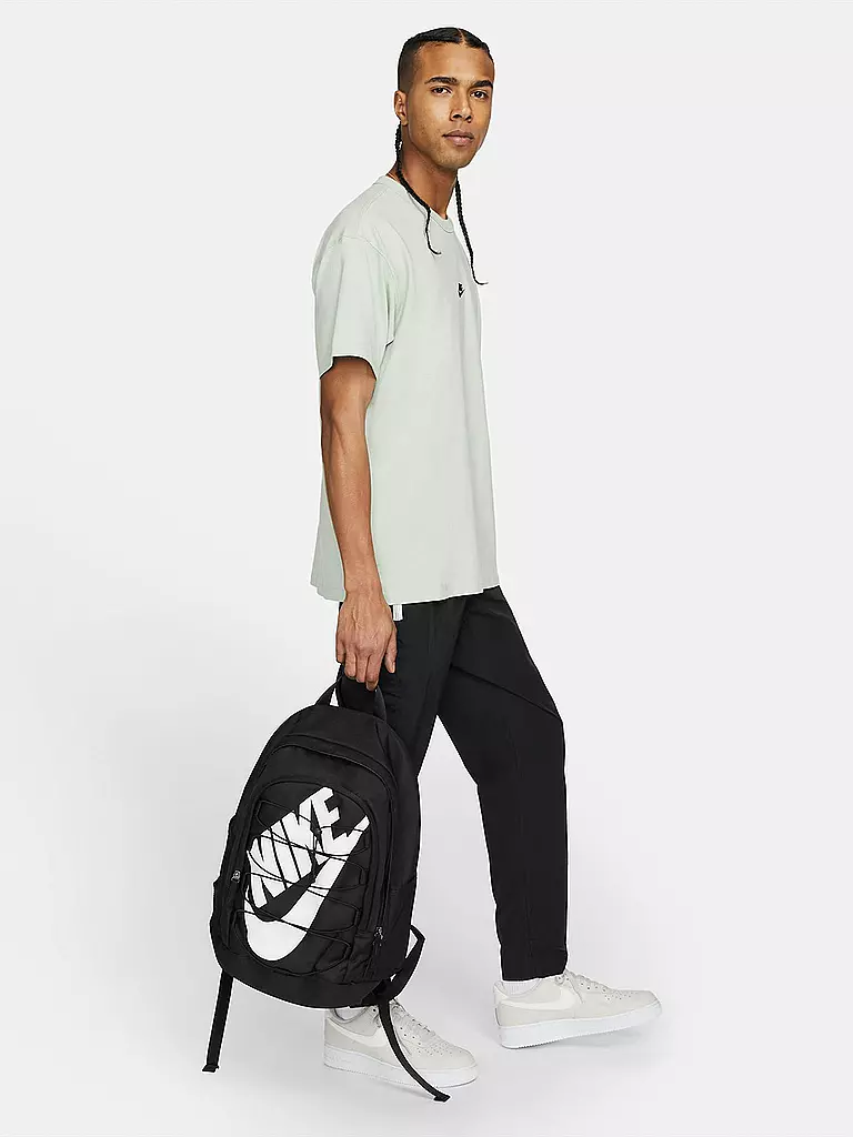 NIKE | Rucksack Hayward 26L | schwarz