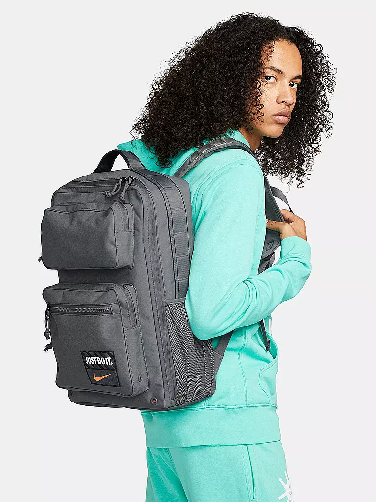 NIKE | Trainingsrucksack Utility Speed 27L | grau