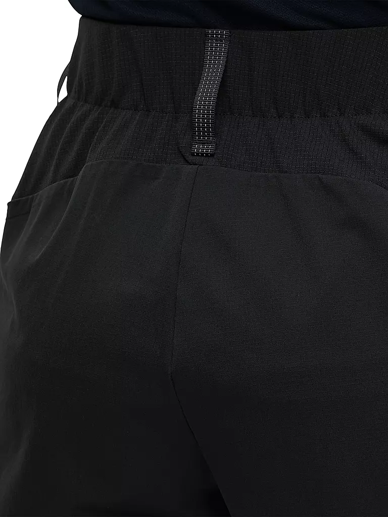 ON | Damen Short Explorer | schwarz