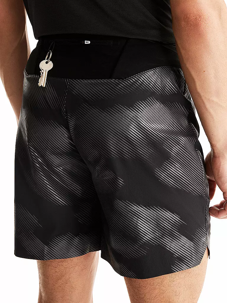 ON | Herren Laufshort Lightweight Lumos | schwarz