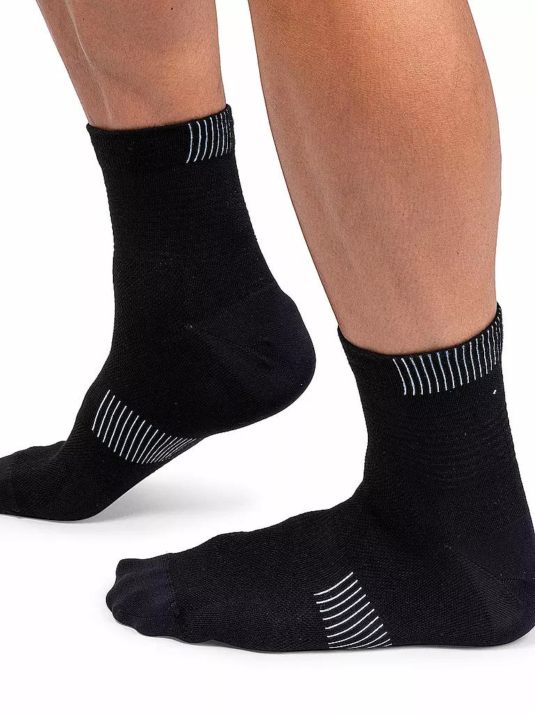 ON | Herren Laufsocken Ultralight Mid | schwarz