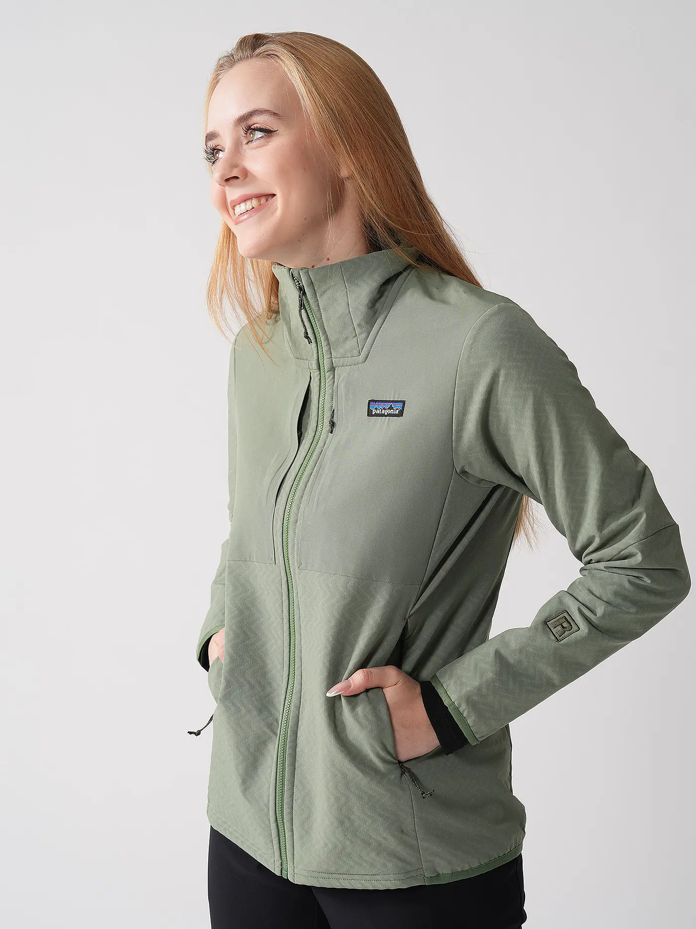 PATAGONIA | Damen Softshelljacke R2 Cross Strata Hoodie | grün