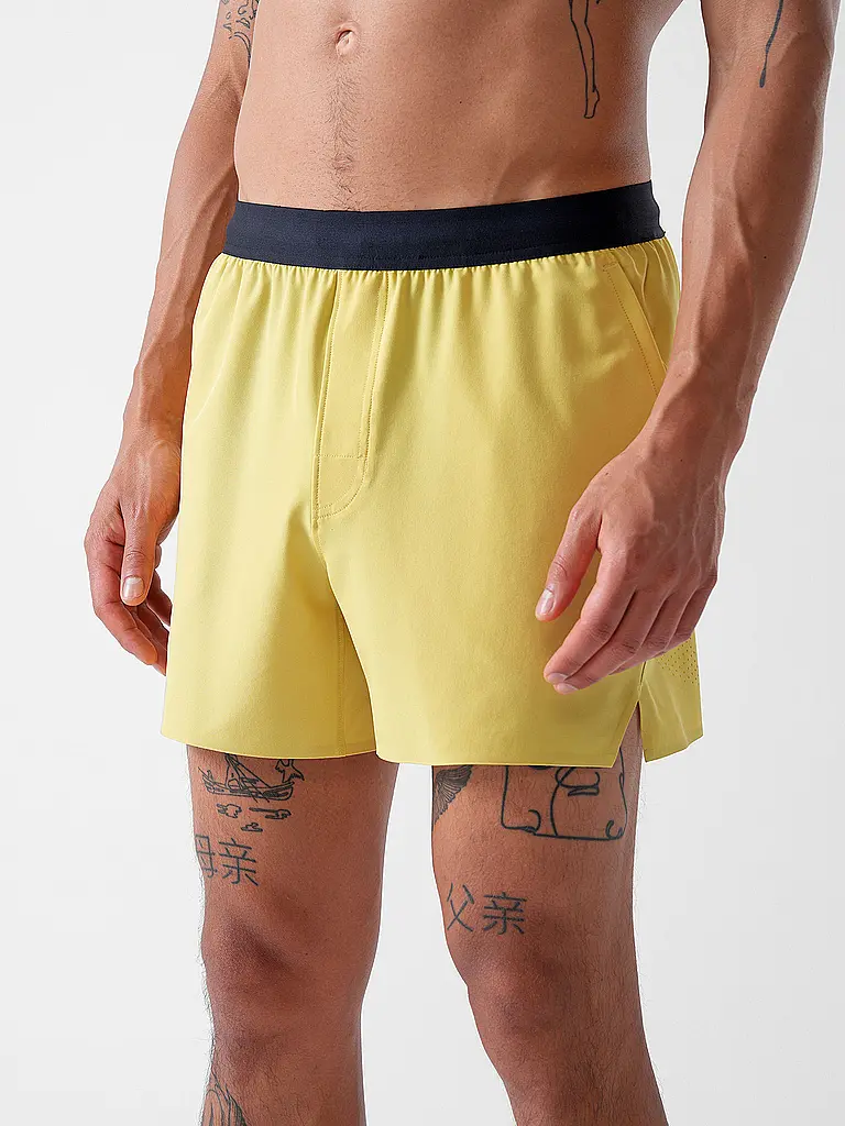UNDER ARMOUR | Herren Fitnessshort UA Halo Train | gelb